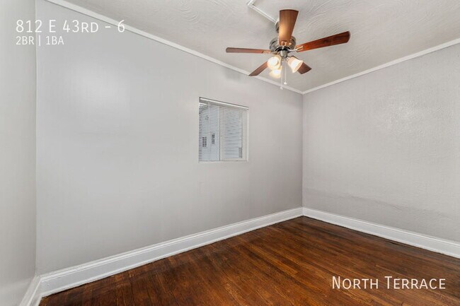 Foto del edificio - 812 E 43rd-6