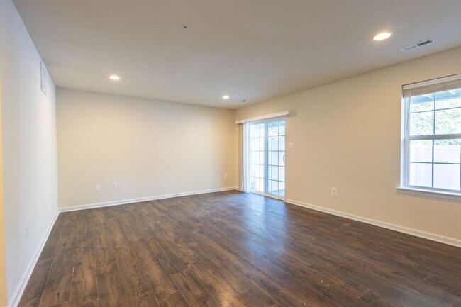 Foto del edificio - Spacious 3 Bedroom Townhouse in Hanover!