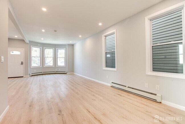 Building Photo - 3436-36 Millington Ave