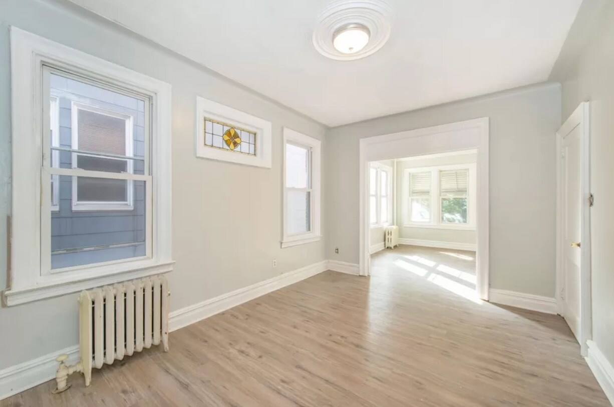 Primary Photo - 338 Van Nostrand Ave
