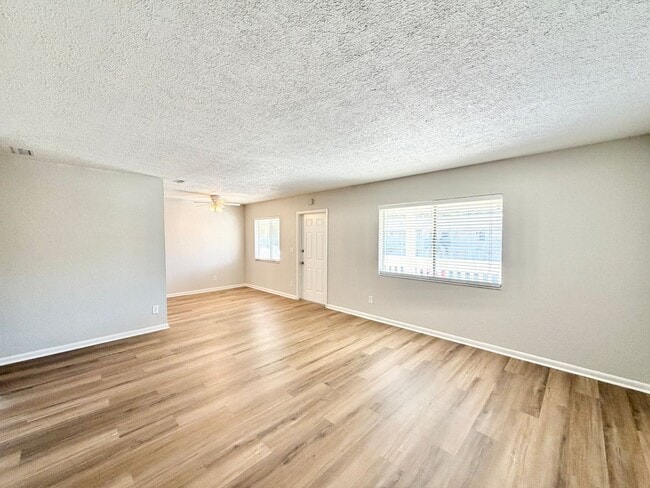 Building Photo - ** ABACO BAY ** 2 BED / 2 BATH CONDO - BAY...