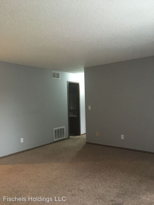 Building Photo - 221 Brookeridge Dr