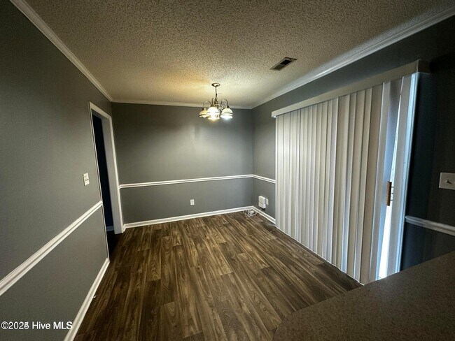 Foto del edificio - 2152 Flagstone Ct