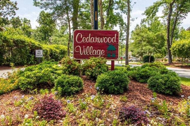 Foto del edificio - 504 Cedarwood Village