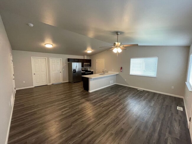 Building Photo - 1571 N Tinitun Cir