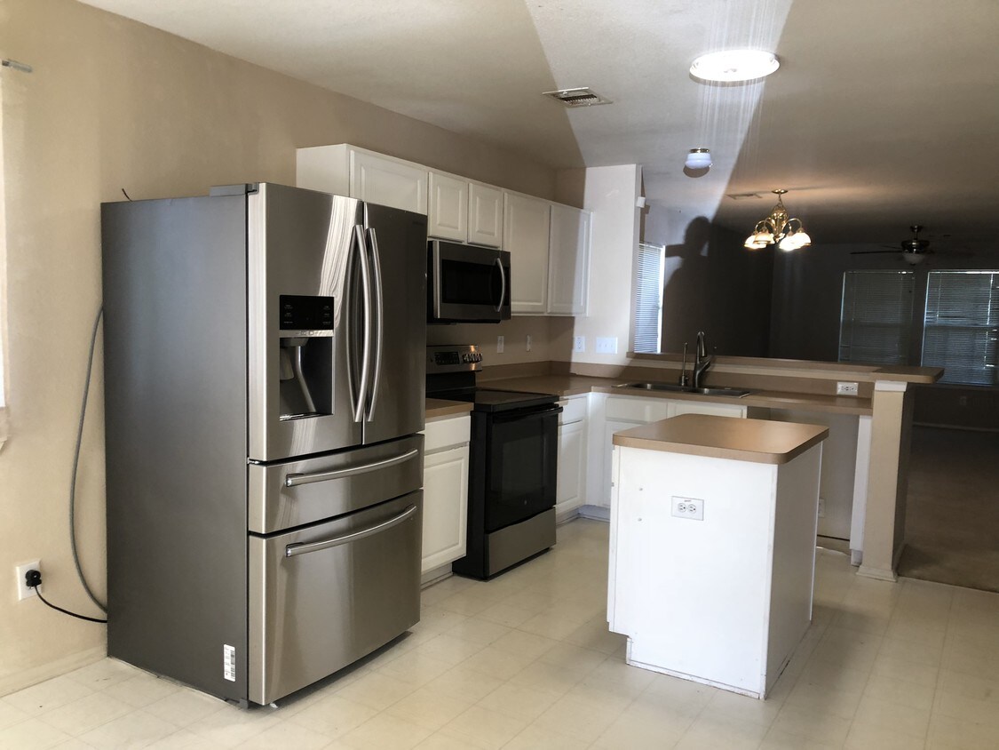Foto principal - 11739 Chanteloup Dr