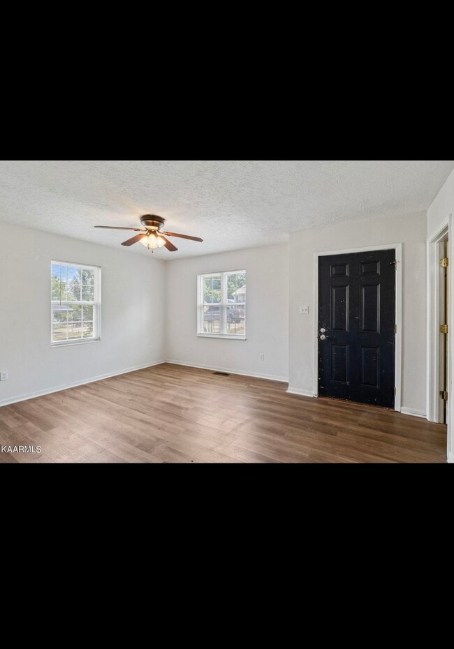 Building Photo - 2917 Woodmont Rd NE