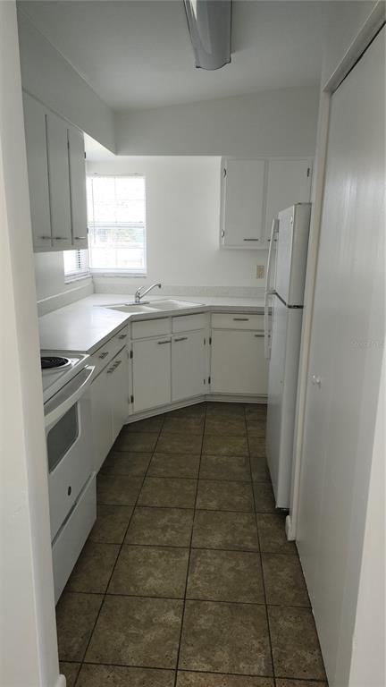 Building Photo - 1405 Ambassador Ave