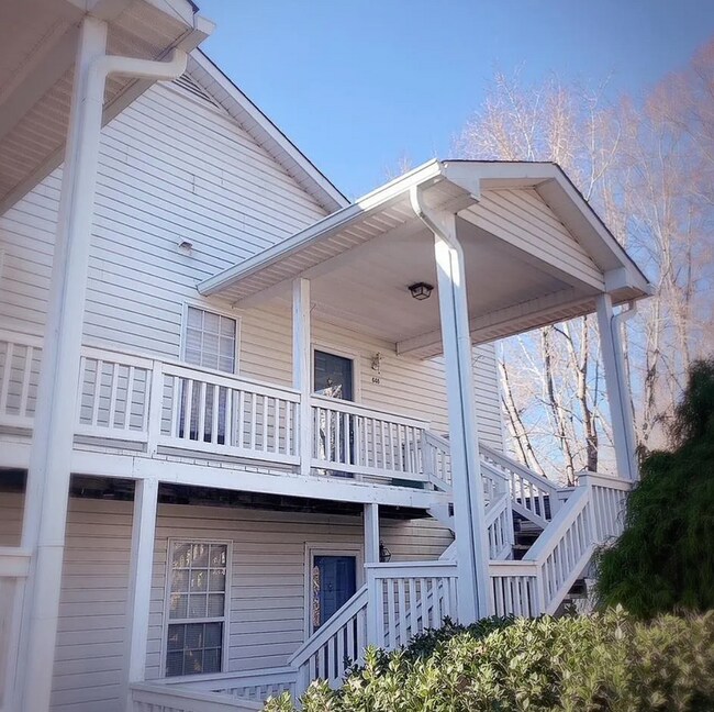 Entrance - 648 Balfour Rd