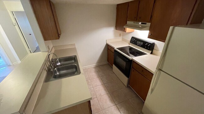 Foto del edificio - 5611 Colony Pine Cir