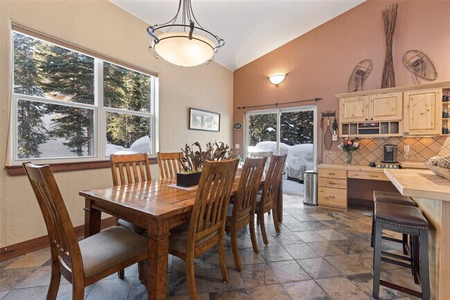 Building Photo - "Luxurious 3-Bed Sanctuary in Breckenridge...