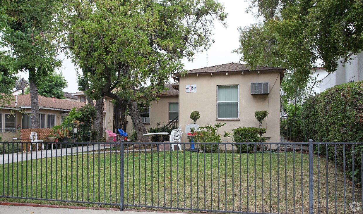 Building Photo - 415-417 E Valencia Ave