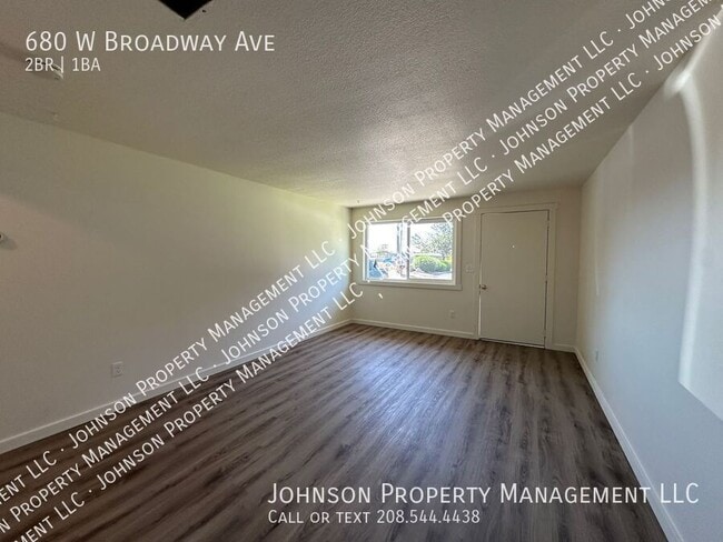 Building Photo - 680 W Broadway Ave