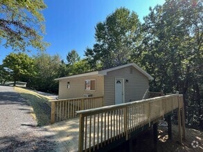 Building Photo - 718 Mt Vernon Rd