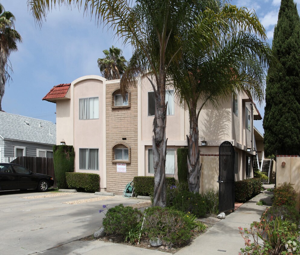 Foto del edificio - 4443 Kansas St