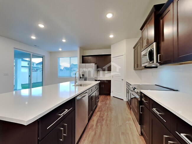 Foto del edificio - 1558 N Garnet Creek Ave