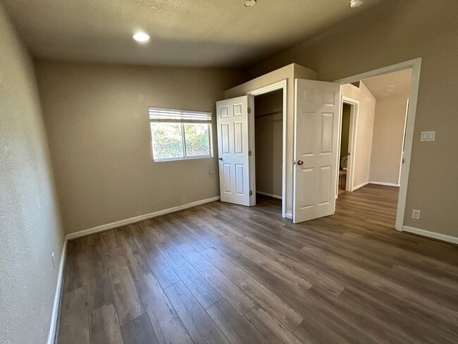 Foto del edificio - 1bed/1bath Available Now!