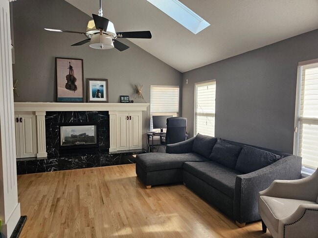 Foto del edificio - $500 Move in incentive! Gorgeous 4 bedroom Boulder home!  Available Now!