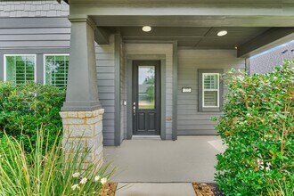 Building Photo - 222 Thistle Dr