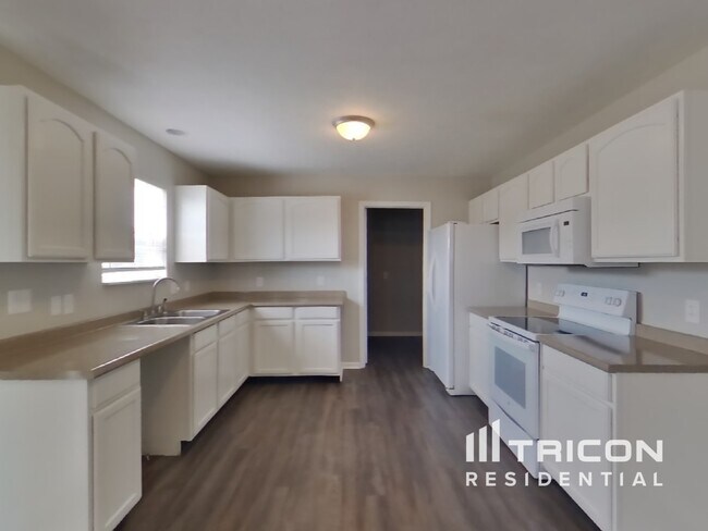 Building Photo - 10921 Spring Green Dr