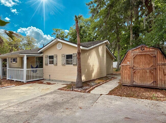 Foto del edificio - Cottage style home