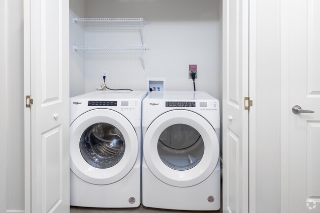 2BR, 2BA - 934SF Laundry - The Reserve at Cool Springs