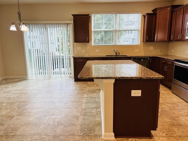 Foto del edificio - 1437 Salem Creek Dr