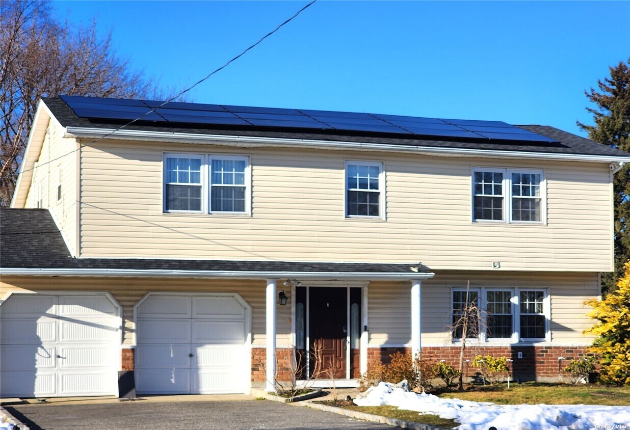 510 Pulaski Rd, Greenlawn, NY 11740 House Rental in Greenlawn, NY