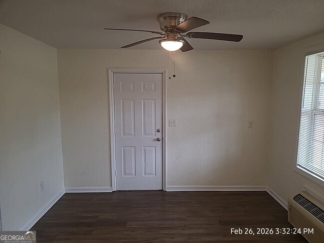 Foto del edificio - 1124 N Jefferson St