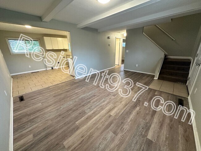 Foto del edificio - 4 Bed 2 Bath