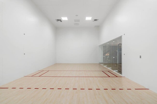 Building Photo - 225 N Miami Ave