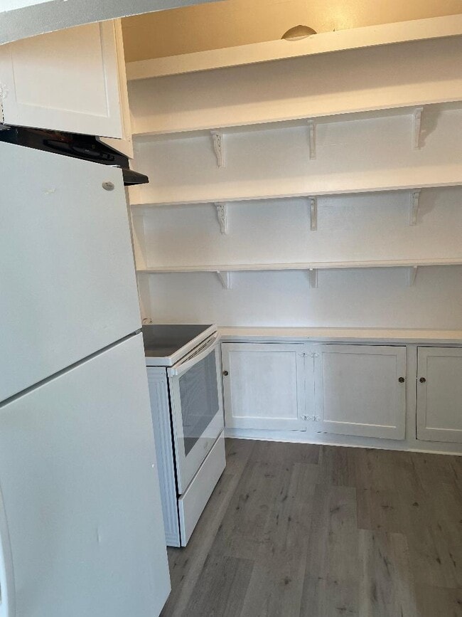 kitchen storage - 446 S Texas Ave
