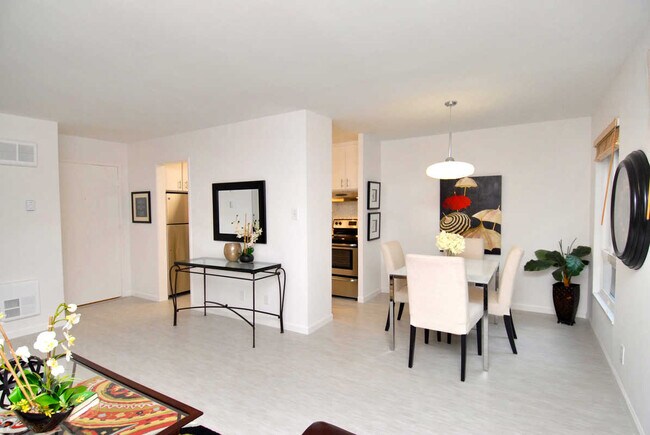 Foto del edificio - 833 N Humboldt St