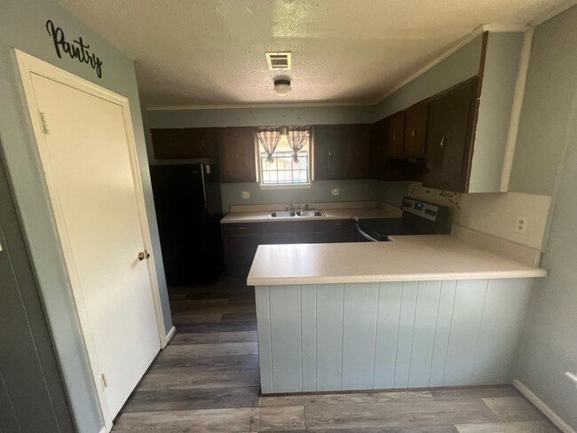 Foto del edificio - 3506 Gardenbrook Dr