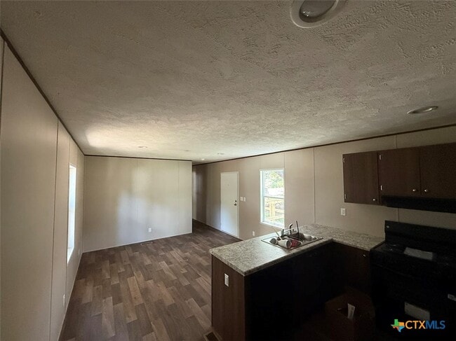 Building Photo - 307 Quail Run St