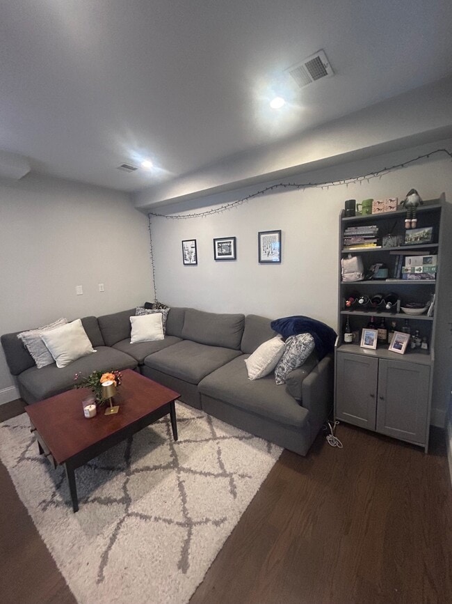 Building Photo - 71 Webster St