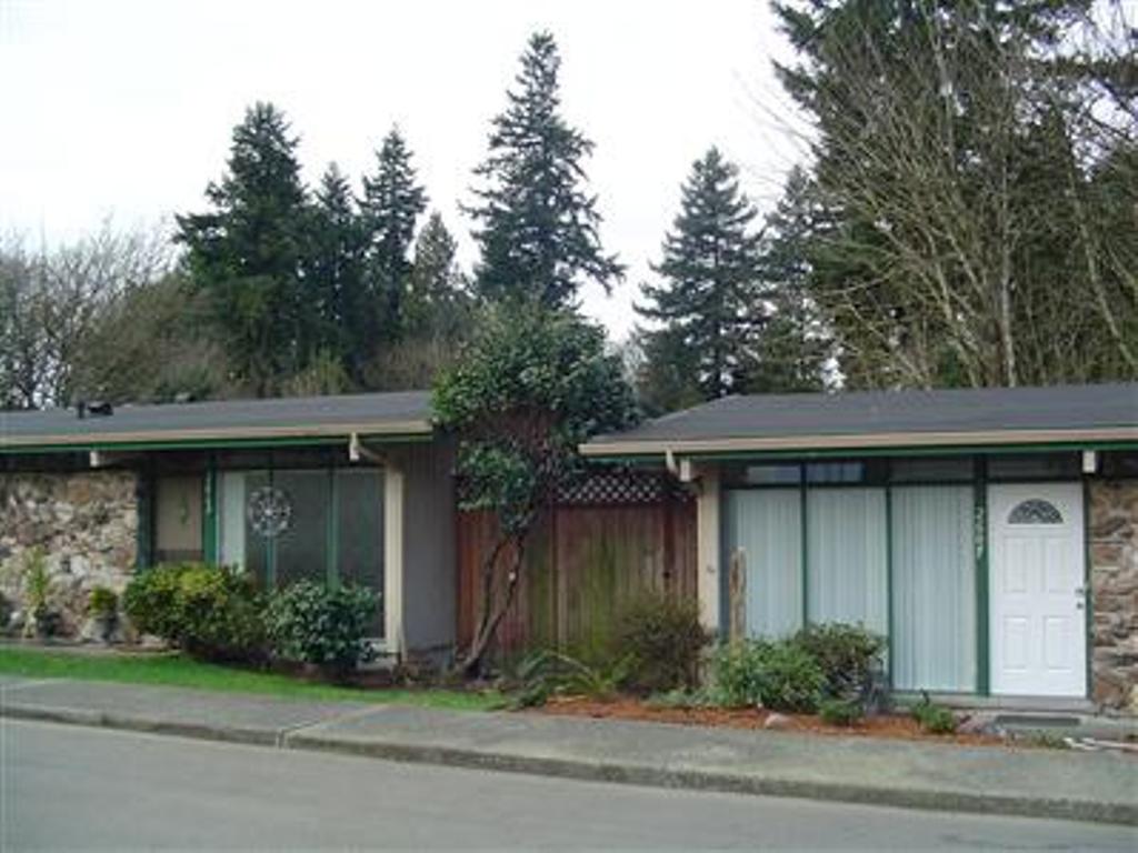 Otis Duplexes Apartments in Olympia, WA
