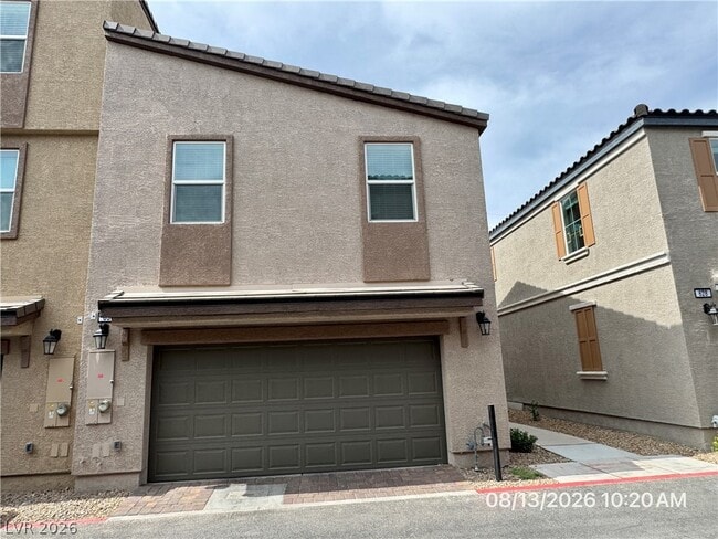 Building Photo - 630 Bellus Pl