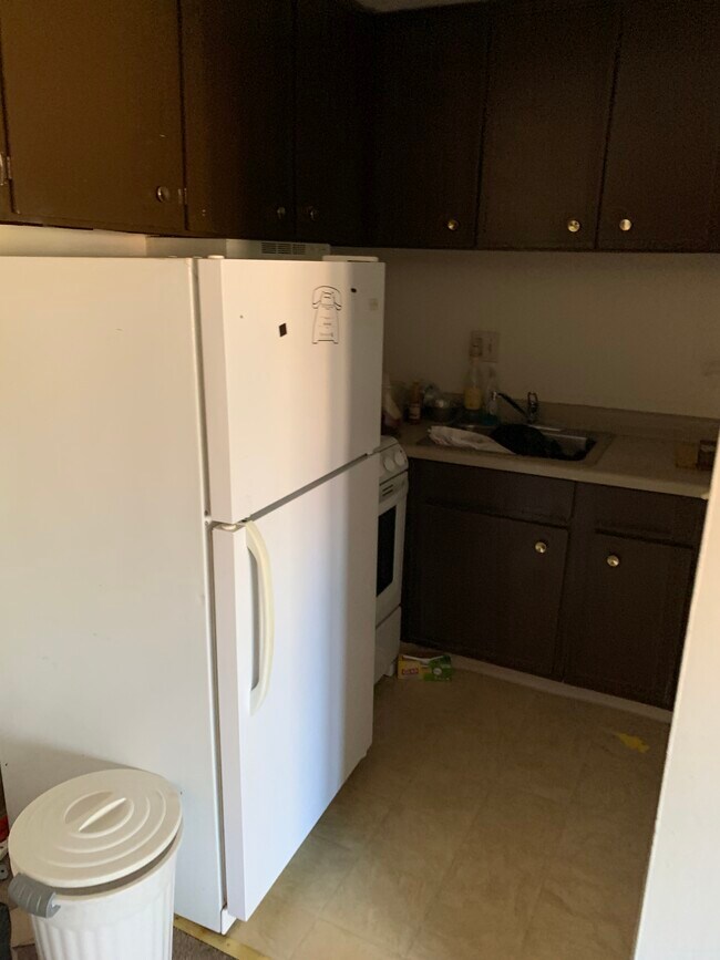 35 Deerfield Ct Unit 30B, East Hartford, CT 06108 Apartments in East