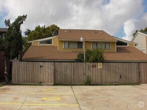Building Photo - 8220 Governor Dr