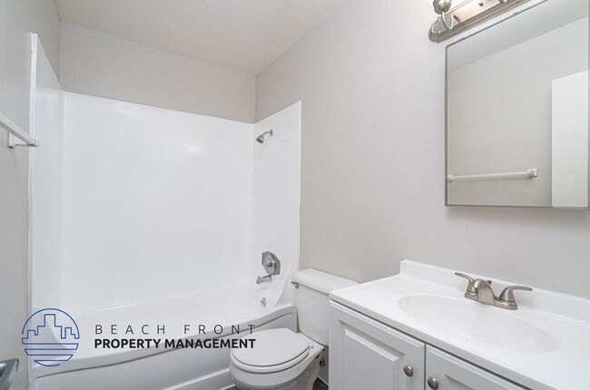 Building Photo - 217 S. Knott Av