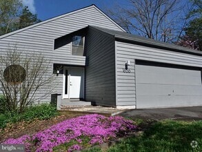Building Photo - 1656 Cedar Hollow Way