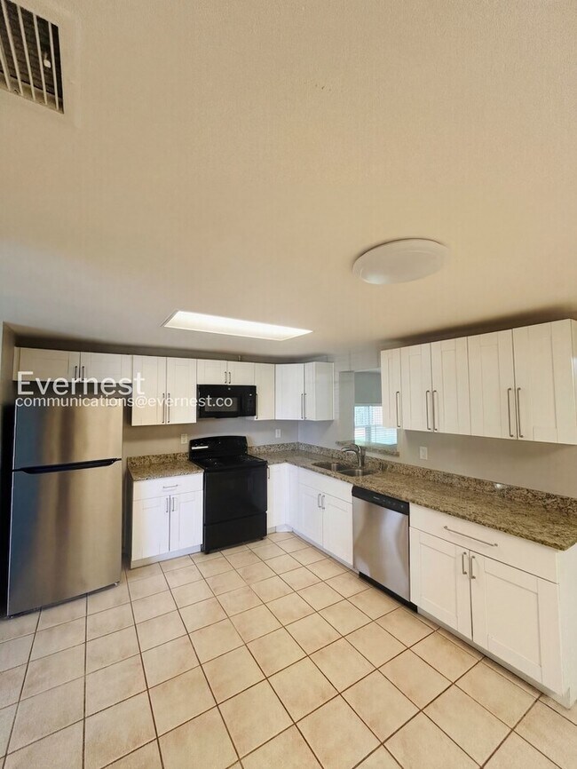 Foto del edificio - 8519 Sunbeam Ln