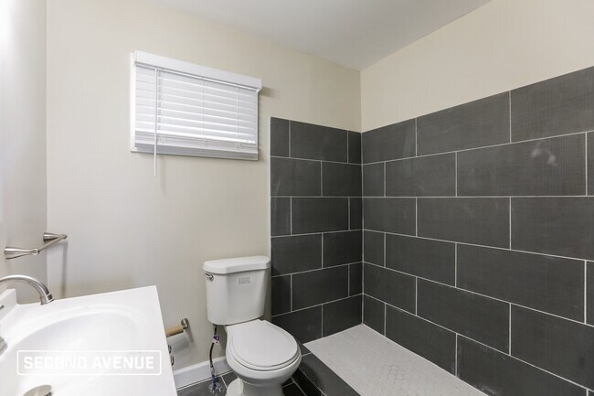 Building Photo - 3600 E 57th ST