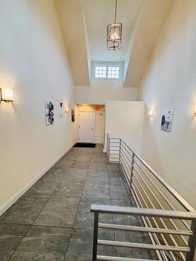 Foto principal - 40 Cedar Swamp Rd