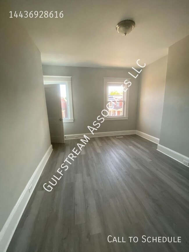 Foto del edificio - 2926 Arunah Ave