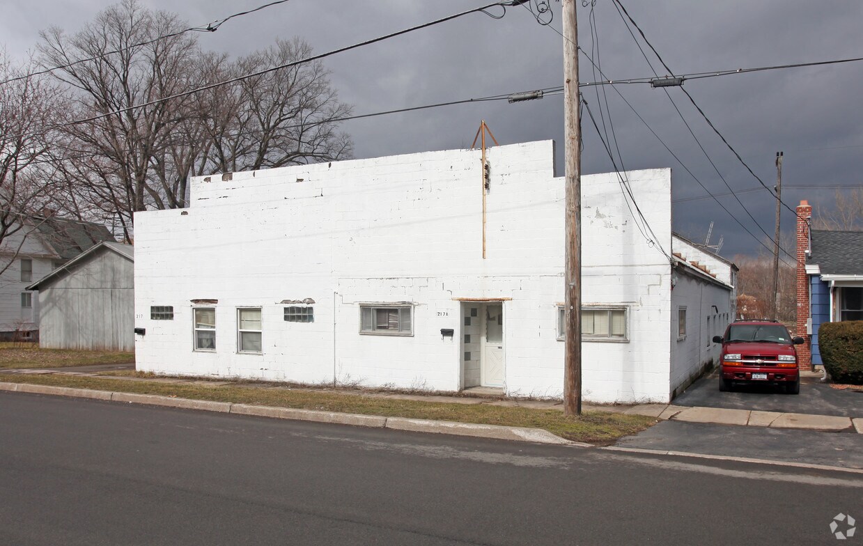 217 E Bank St, Albion, NY 14411 Apartments in Albion, NY