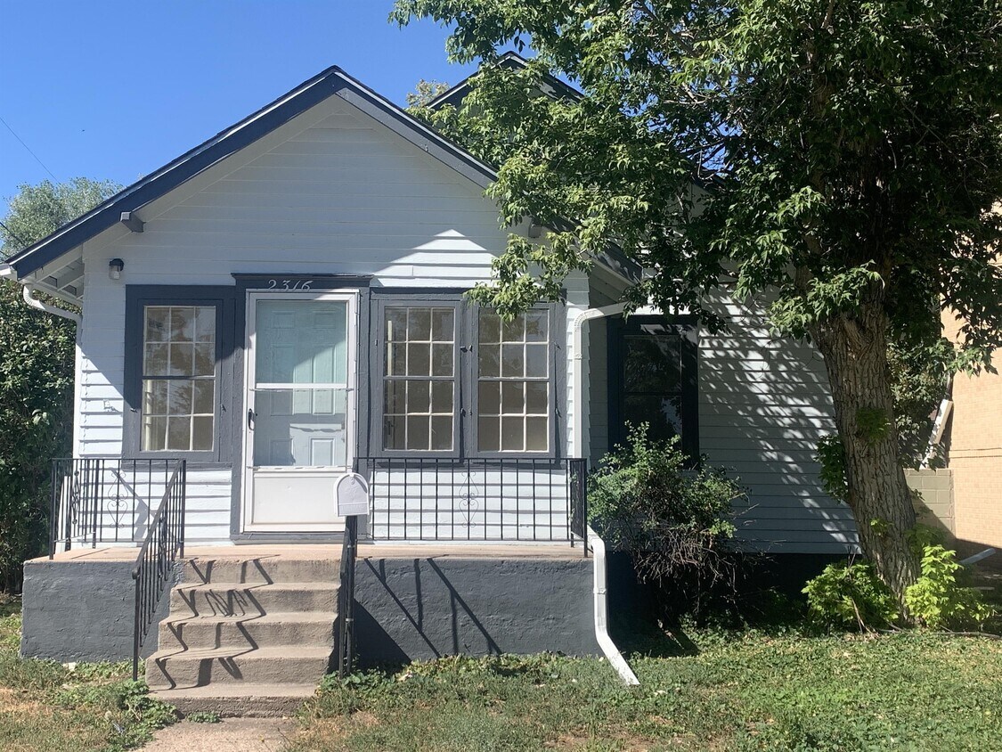 Primary Photo - 2316 Maxwell Ave