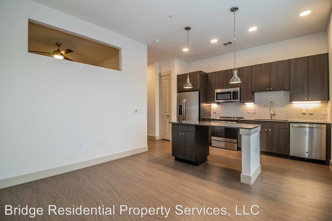Foto del edificio - 1484 Summit Ave