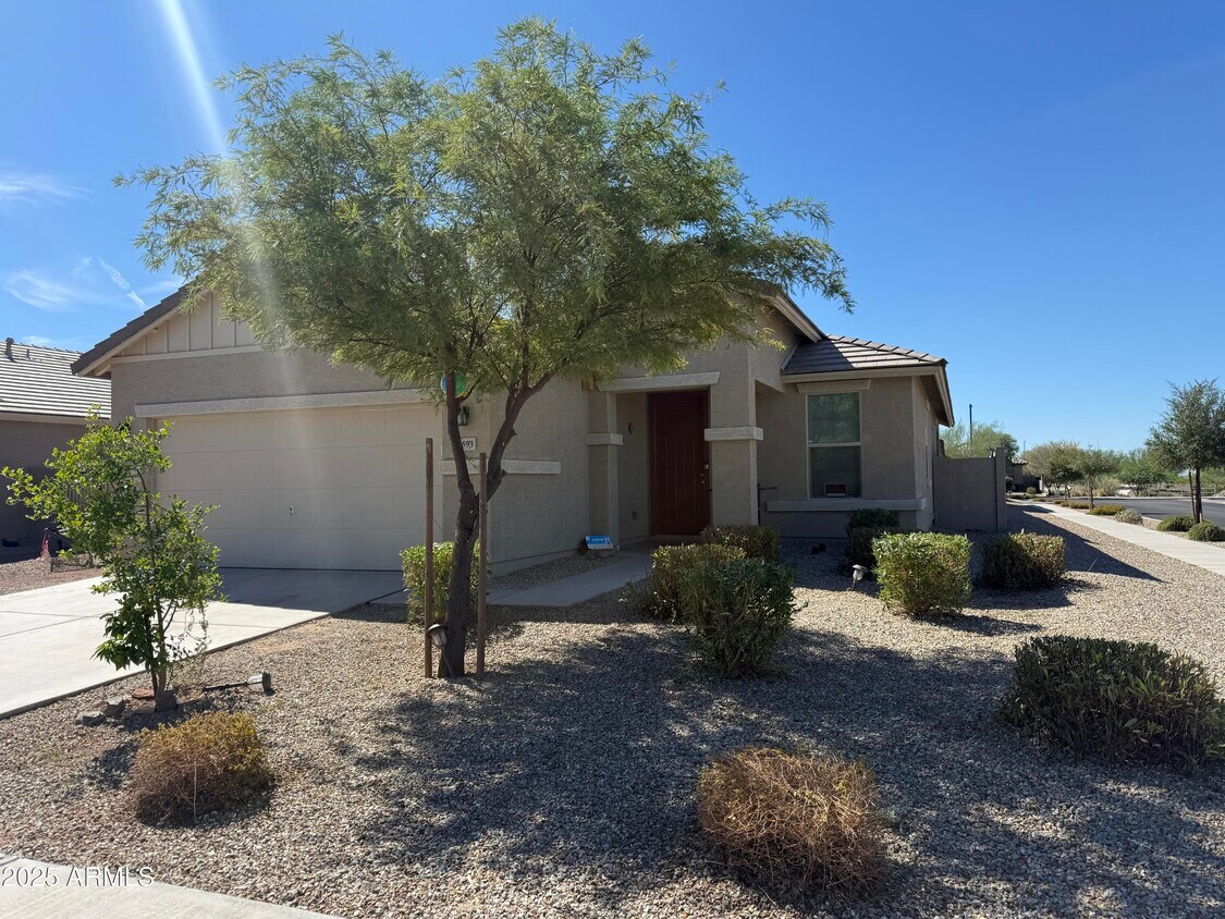 Foto principal - 17593 W Daley Ln